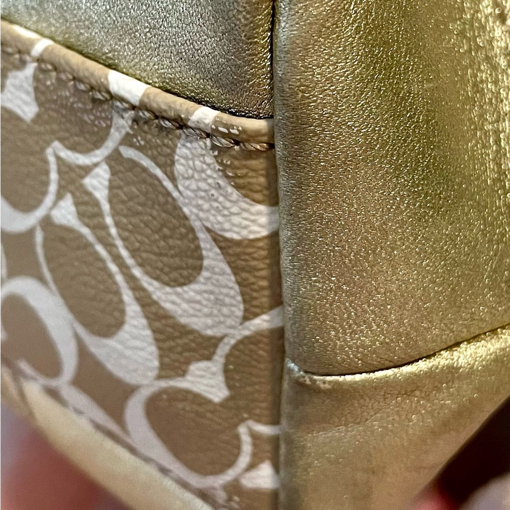 *EUC* COACH Heritage Chelsea Signature Shoulder Tote Bag/Purse - White & Gold - Picture 13 of 16